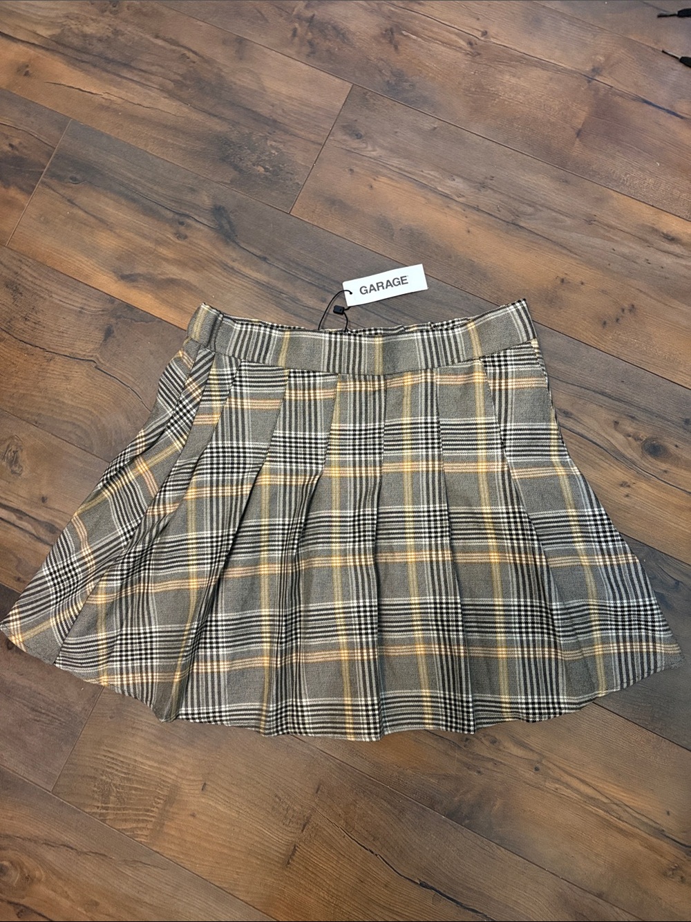 Garage Plaid Pleated Skirt - Grey and Yellow